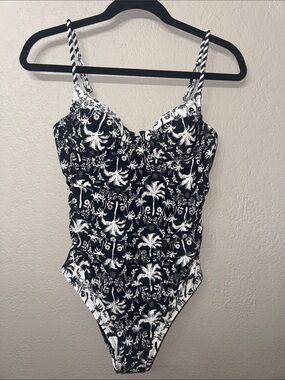 Cupshe Black and White Palm Print One-Piece Swimsuit